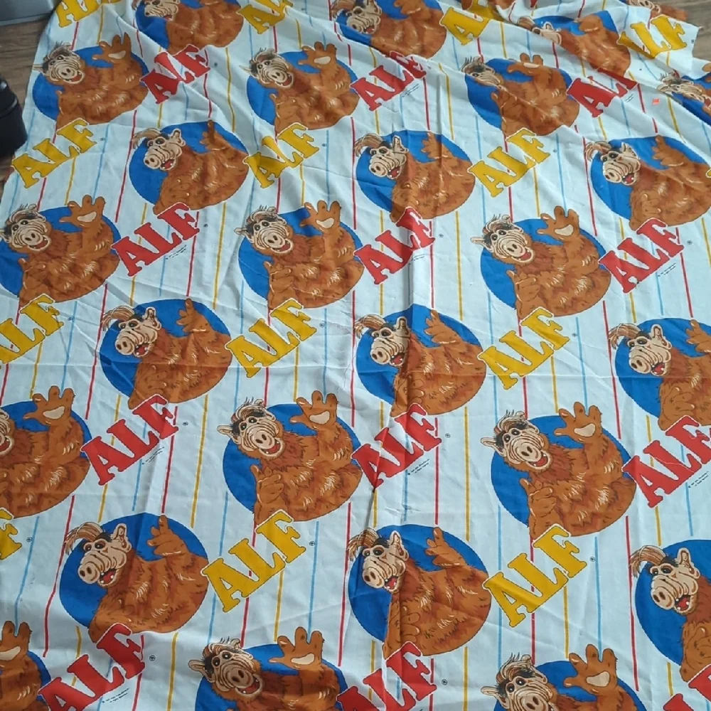 Vintage 1987 Alien Productions Inc Twin Sheet Featuring Alf.